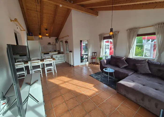 Rotes Im Charmanten Schwedenhausviertel *